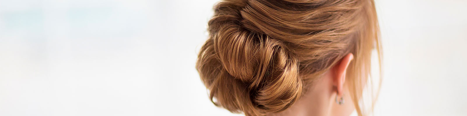 Proginės vakarinės šukuosenos Vilniuje